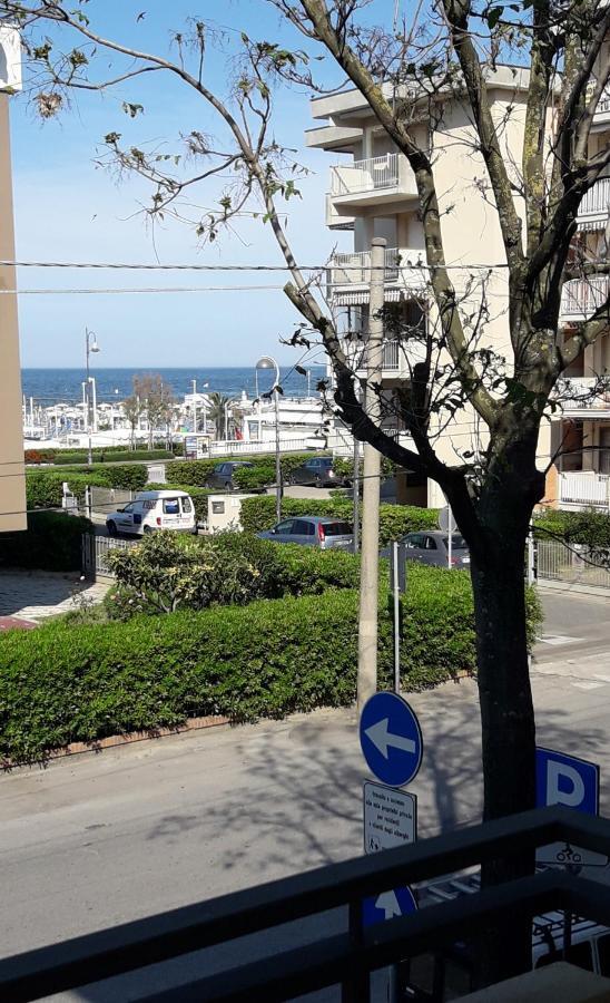 Stella Di Mare Apartman Rimini Kültér fotó